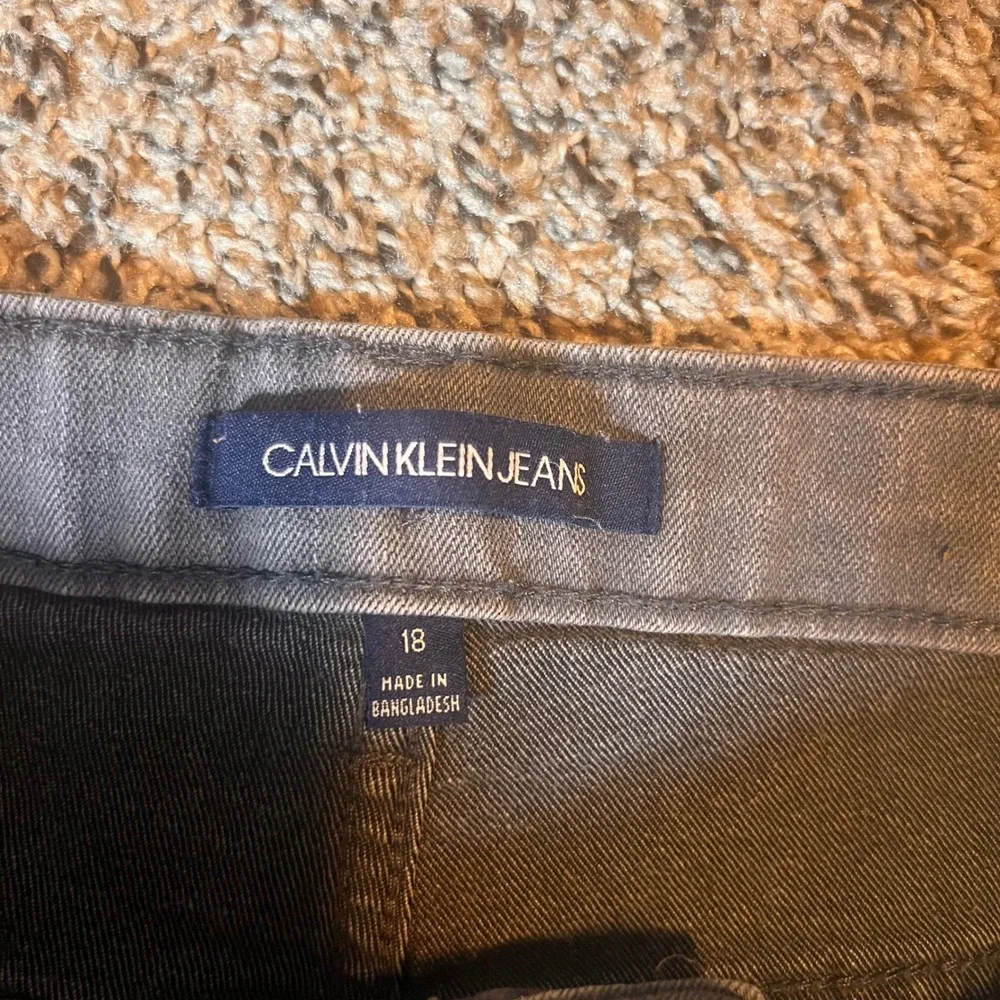 Calvin Klein Jeans Boys Slim Straight Gray Wash Adjustable Waist Pants Size‎ 18